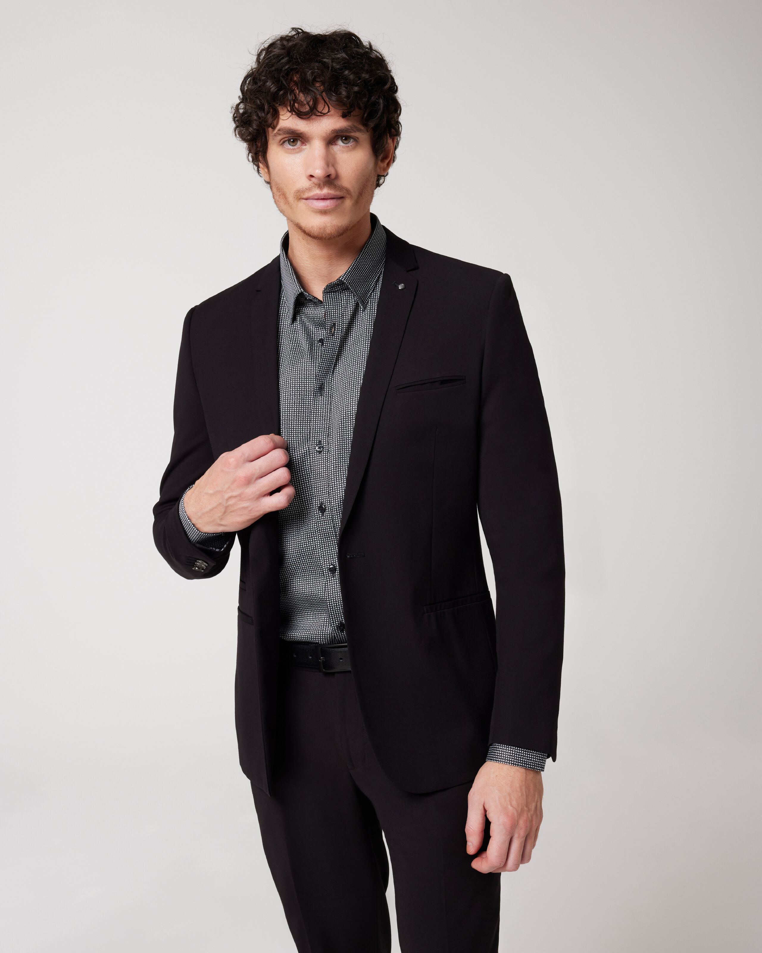 Black Suit with Grey Shirt | Hockerty