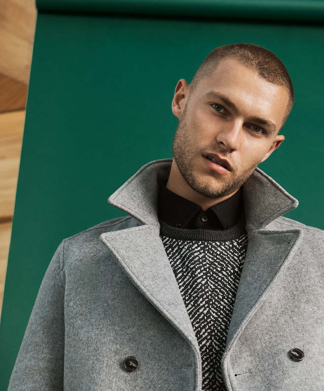 Monotone jacquard cable knit with grey jacket Monotone jacquard cable knit with grey jacket
